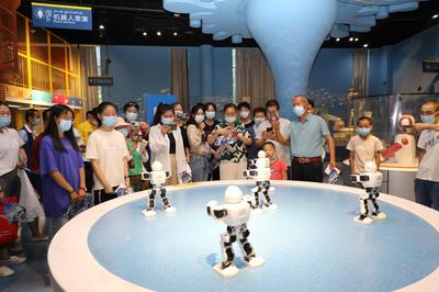 開發(fā)區(qū)組織各族群眾參觀庫爾勒市科技館 感悟科技魅力